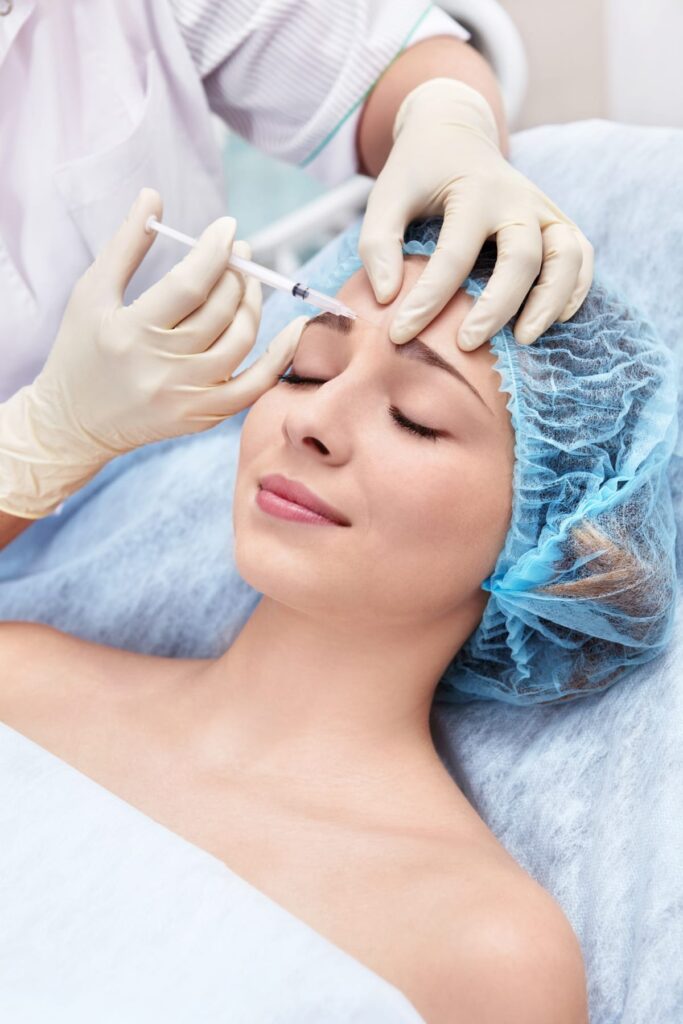 otra mujer elegante con nuestro tratamiento de mesoterapia facial Pamplona